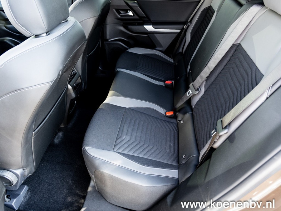 Jeep Compass 1.2 E-HYBRID First Edition PANO / CONVENIENCE PACK / TWO TONE