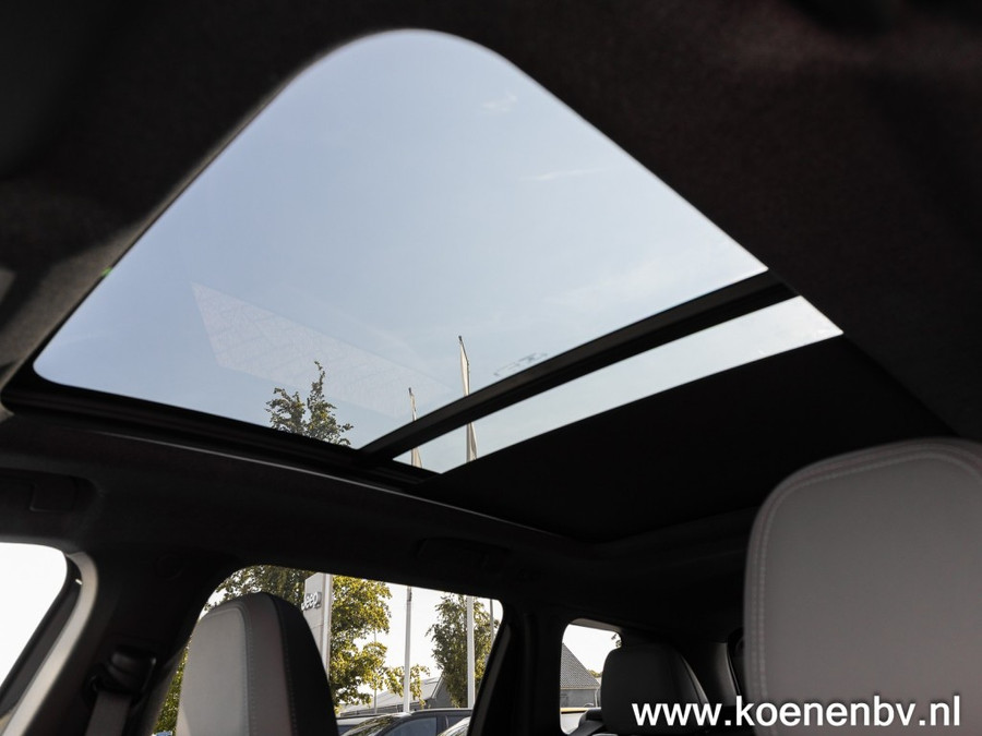 Jeep Compass 1.2 E-HYBRID First Edition PANO / CONVENIENCE PACK / TWO TONE