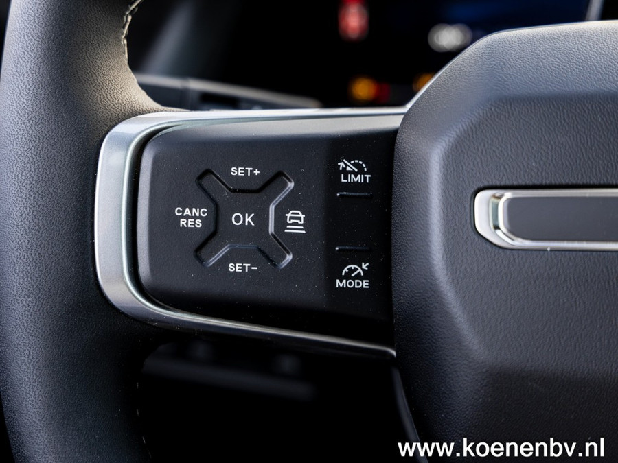 Jeep Compass 1.2 E-HYBRID First Edition PANO / CONVENIENCE PACK / TWO TONE