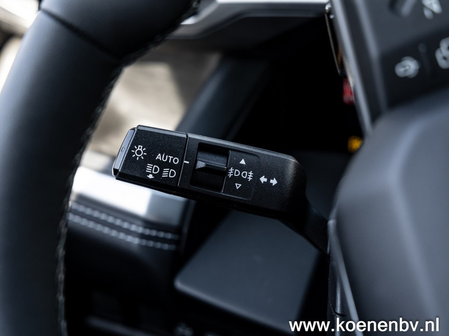 Jeep Compass 1.2 E-HYBRID First Edition PANO / CONVENIENCE PACK / TWO TONE