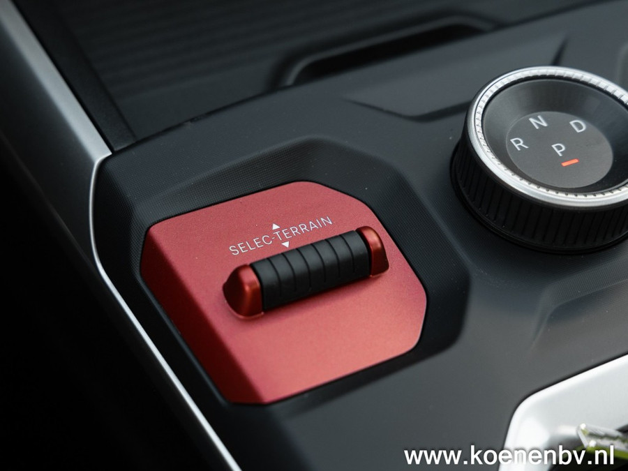 Jeep Compass 1.2 E-HYBRID First Edition PANO / CONVENIENCE PACK / TWO TONE