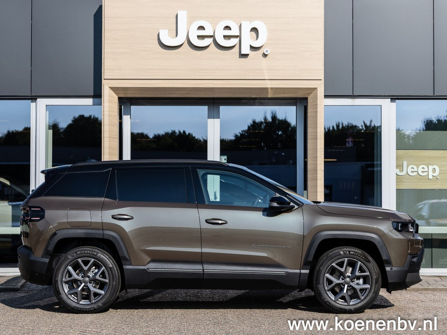 Jeep Compass 1.2 E-HYBRID First Edition PANO / CONVENIENCE PACK / TWO TONE