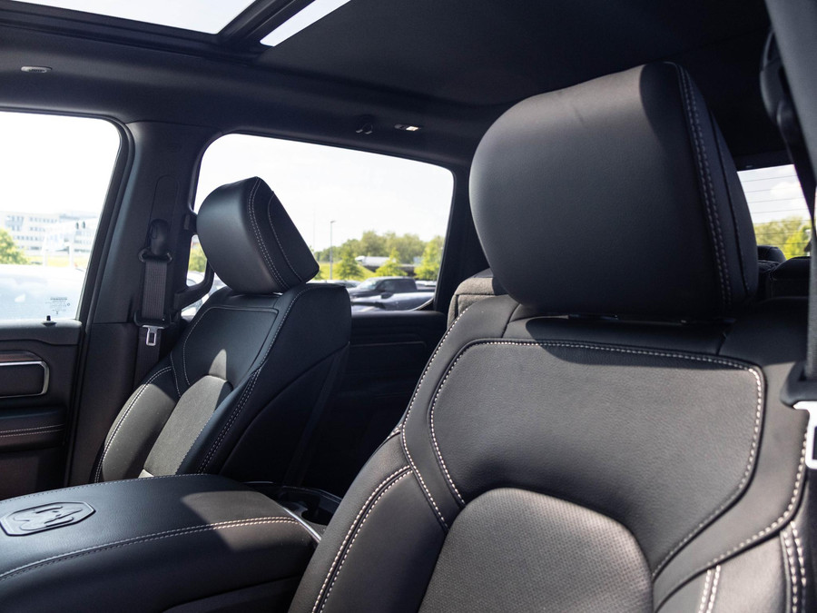 Dodge RAM 1500 5.7 V8 4x4 Crew Cab Sport Night Edition