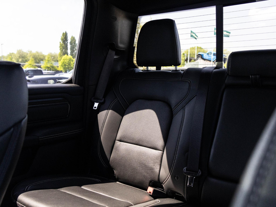 Dodge RAM 1500 5.7 V8 4x4 Crew Cab Sport Night Edition