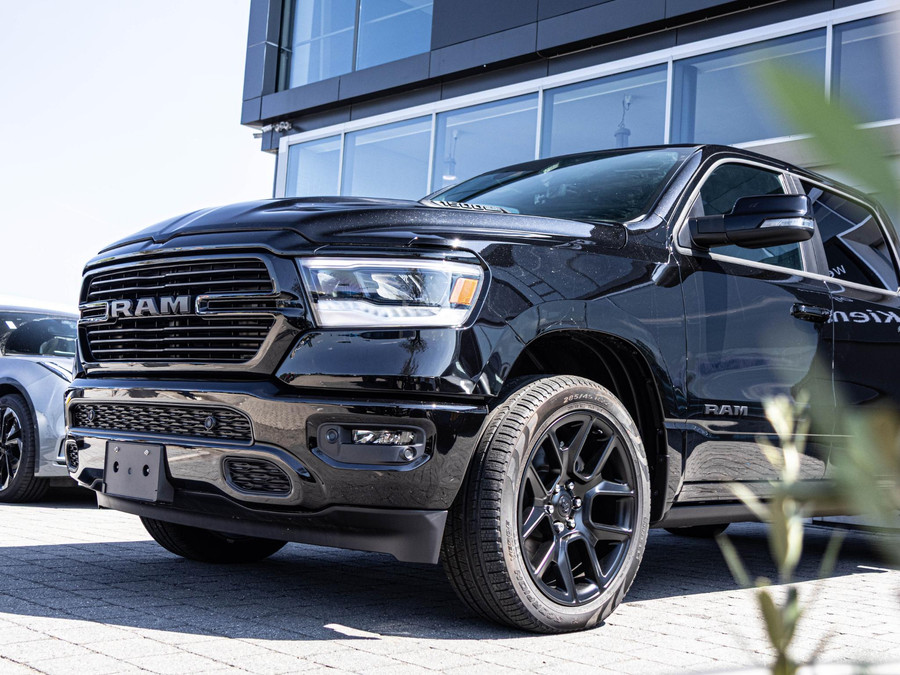 Dodge RAM 1500 5.7 V8 4x4 Crew Cab Sport Night Edition