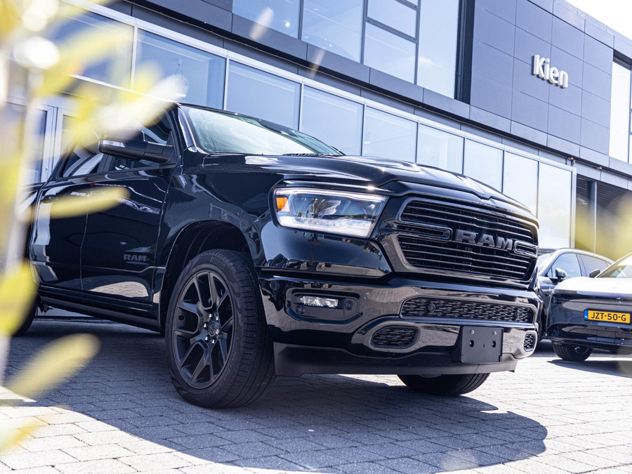 Dodge RAM 1500 5.7 V8 4x4 Crew Cab Sport Night Edition