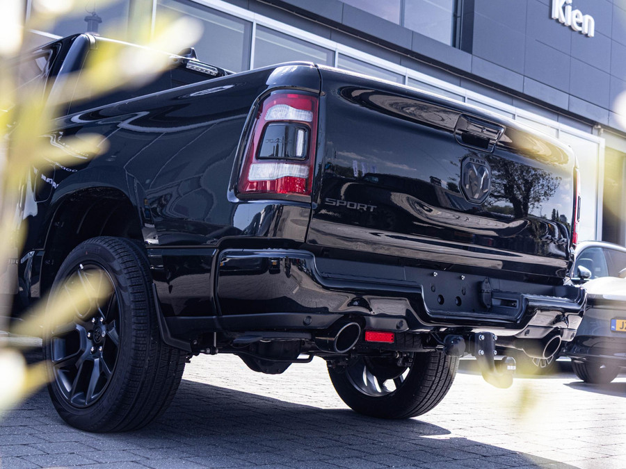 Dodge RAM 1500 5.7 V8 4x4 Crew Cab Sport Night Edition