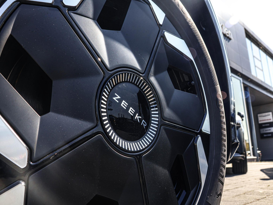 Zeekr 7X Core 75 kWh