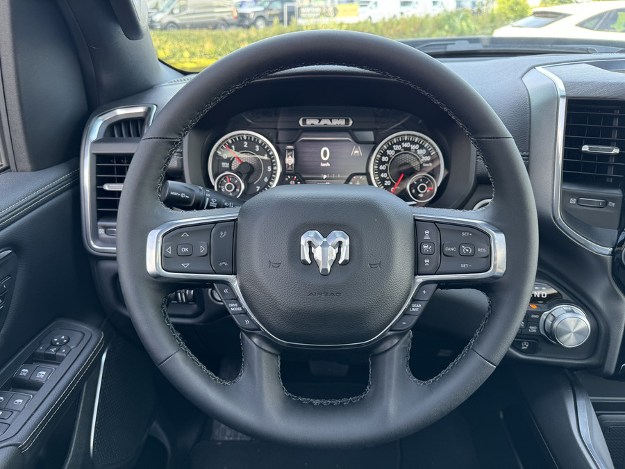 Dodge RAM 1500 Laramie Sport Hurricane