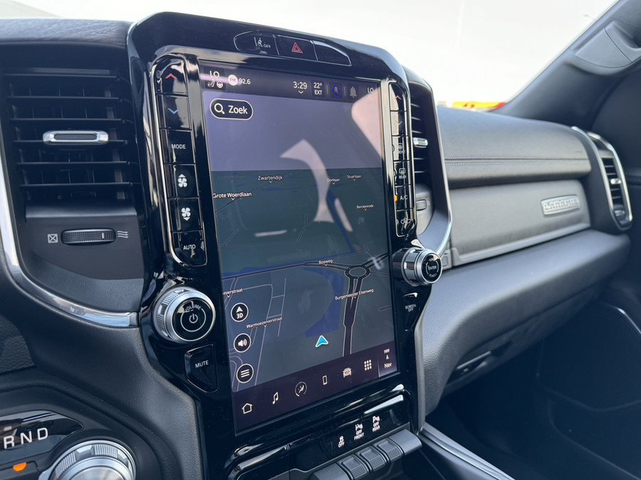 Dodge RAM 1500 Laramie Sport Hurricane
