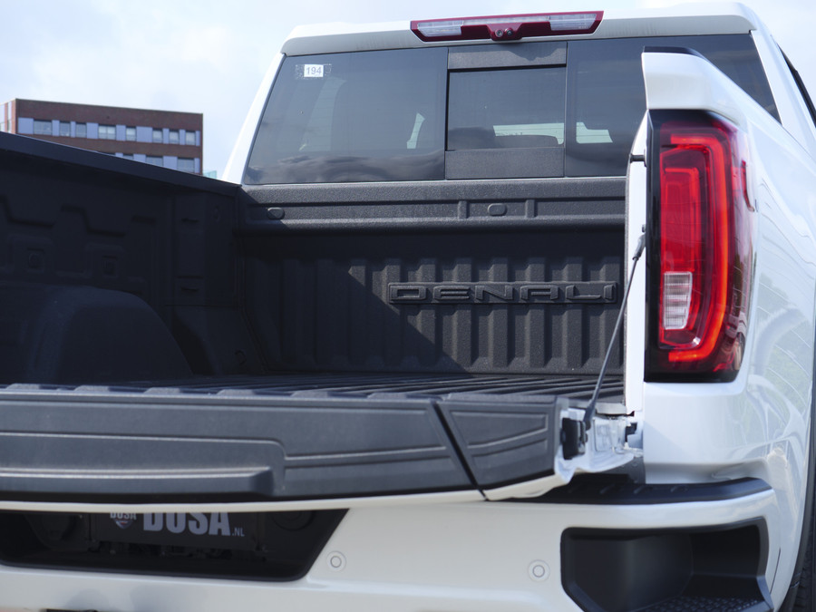GMC Sierra 1500 Denali 3.0L Duramax Turbo Diesel