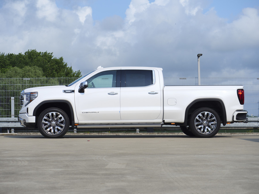 GMC Sierra 1500 Denali 3.0L Duramax Turbo Diesel