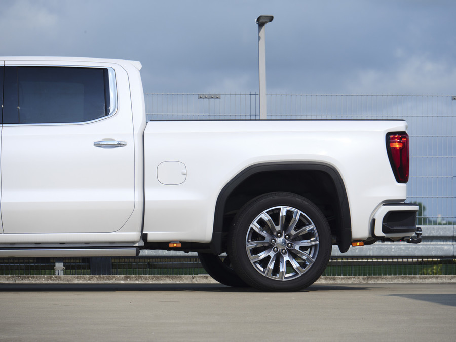 GMC Sierra 1500 Denali 3.0L Duramax Turbo Diesel