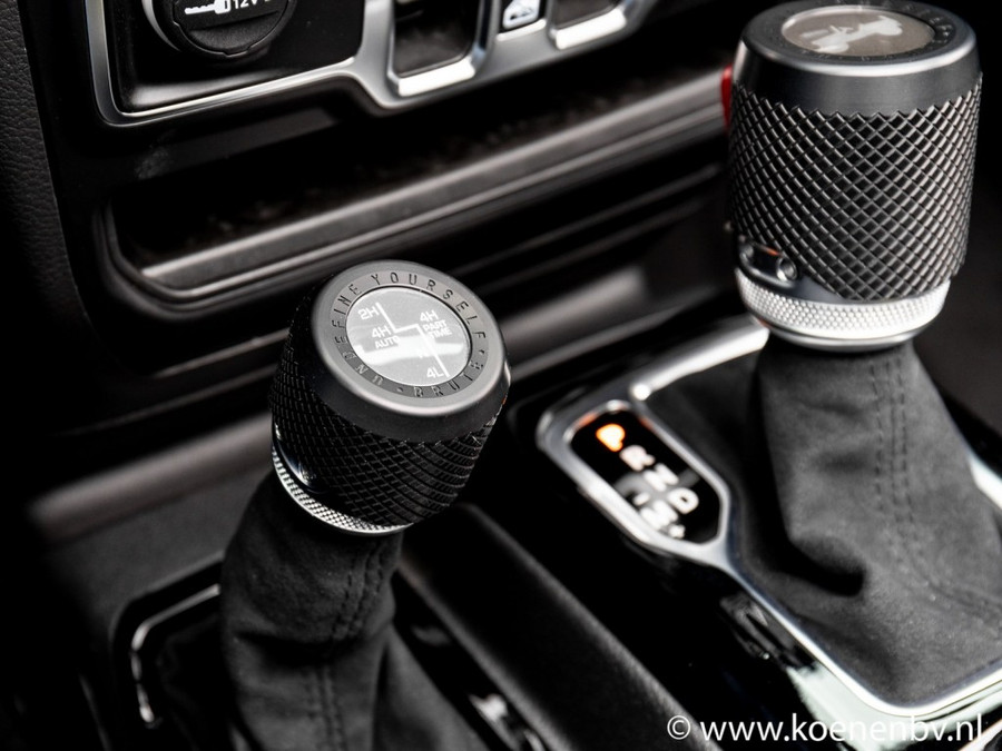 Jeep Wrangler 3.6i V6 BRUTE Richmond Pure / Sky One cabrio / 3500kg trekgewich