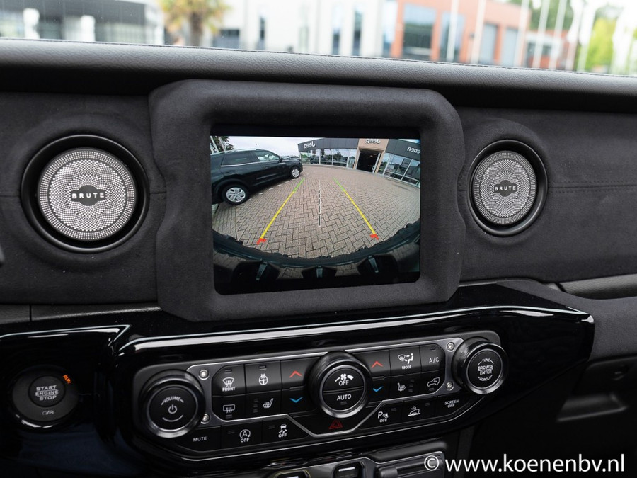 Jeep Wrangler 3.6i V6 BRUTE Richmond Pure / Sky One cabrio / 3500kg trekgewich