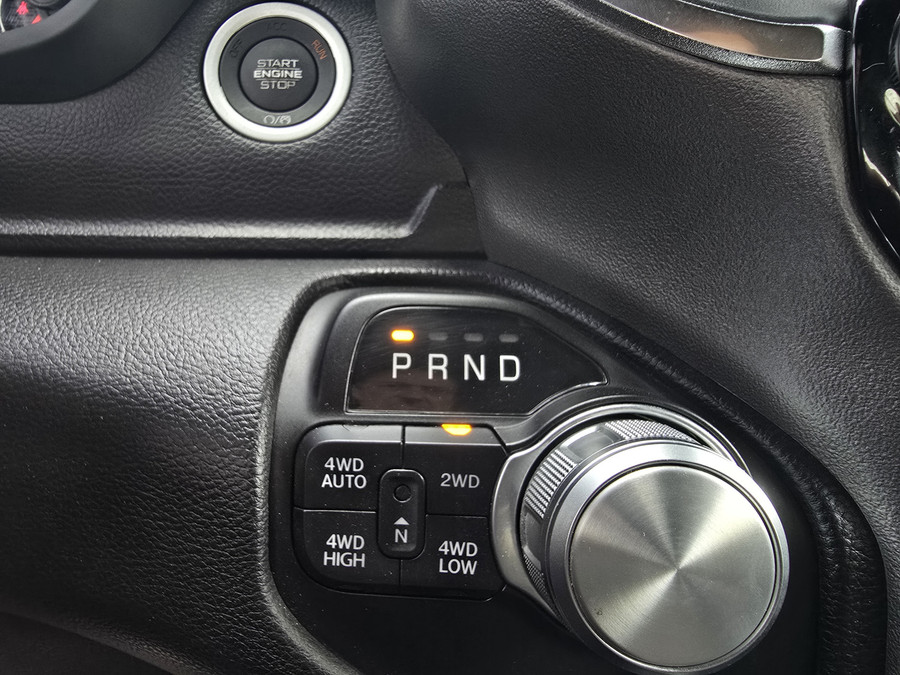Dodge RAM 1500 5.7 V8 4x4 Crew Cab Laramie