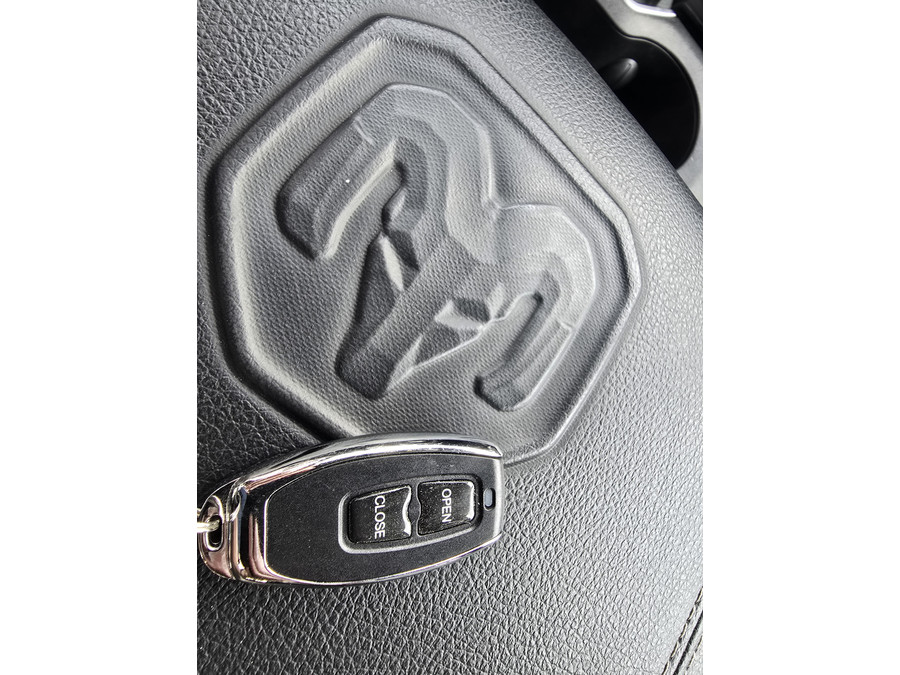 Dodge RAM 1500 5.7 V8 4x4 Crew Cab Laramie