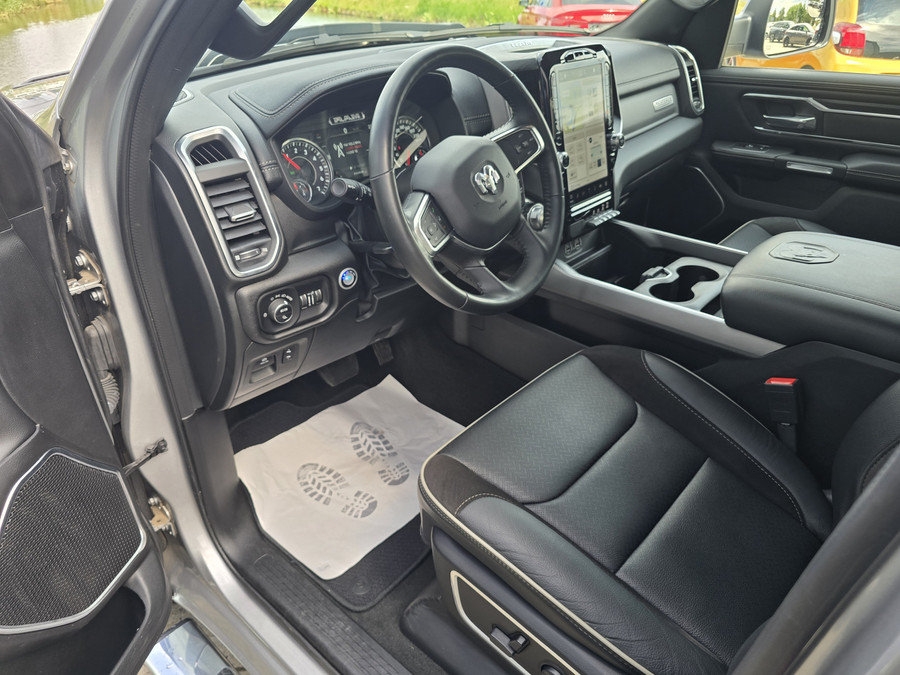 Dodge RAM 1500 5.7 V8 4x4 Crew Cab Laramie