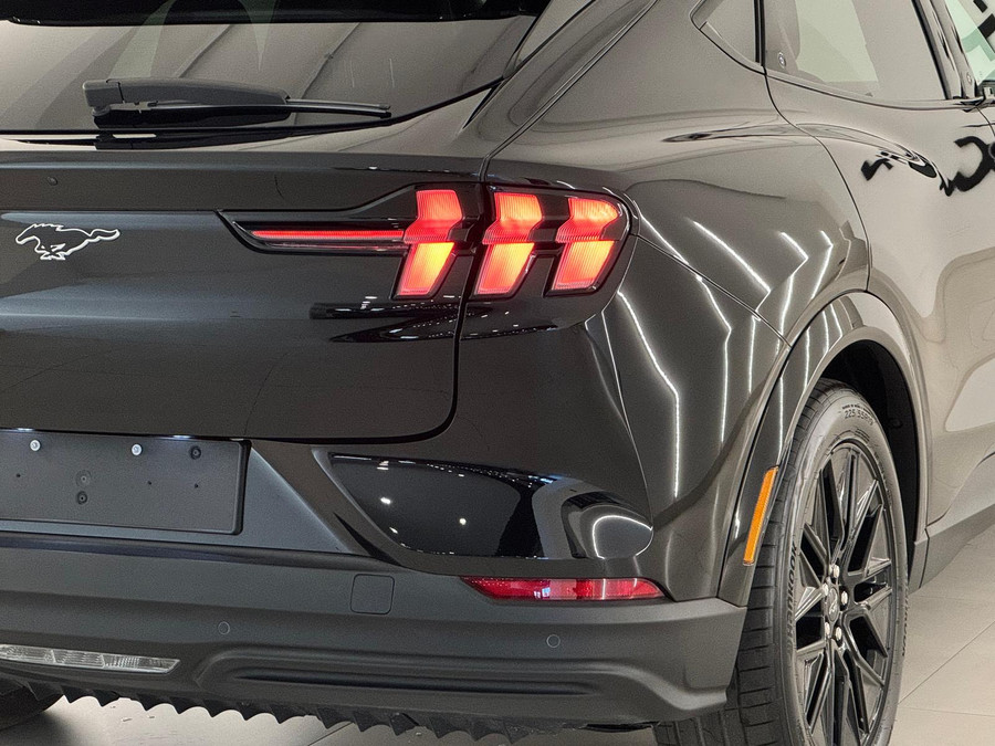 Ford Mustang Mach-E Extended Premium RWD 88 kWh