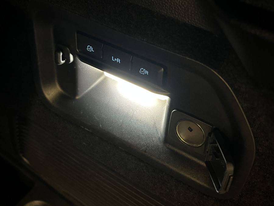 Ford Explorer 3.0 V6 EcoBoost PHEV ST-Line 457PK AWD | 7-Persoons | Trekhaak | Panodak | Sidebars