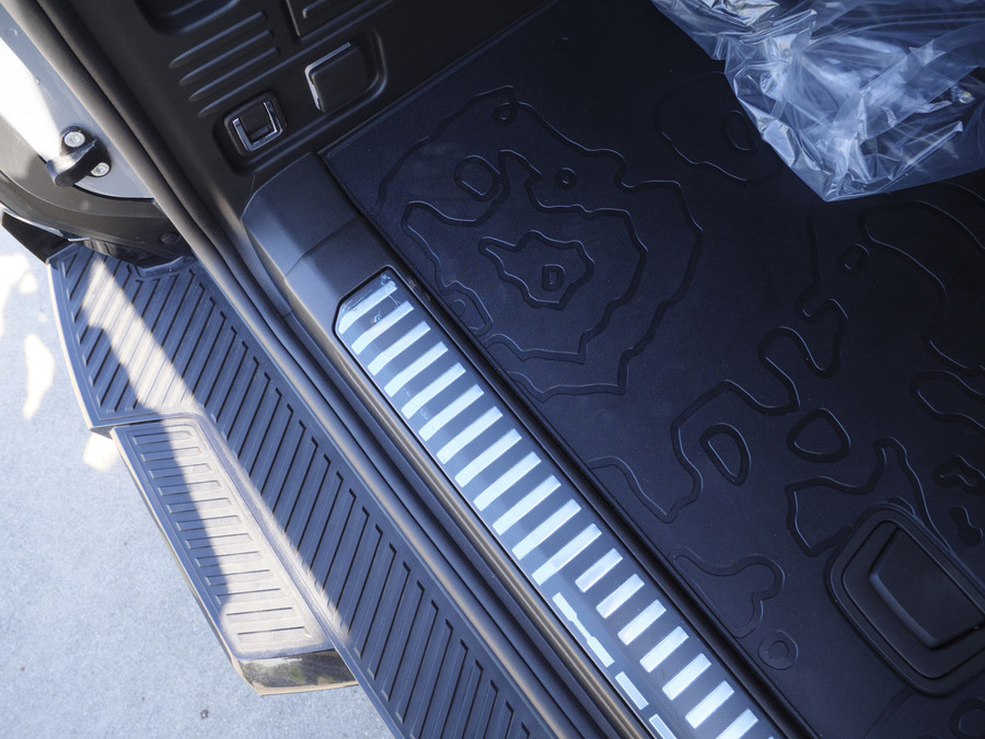 HUMMER GMC EV SUV Meteorite Metallic | Lunar Shadow Interior | Binnenkort verwacht!