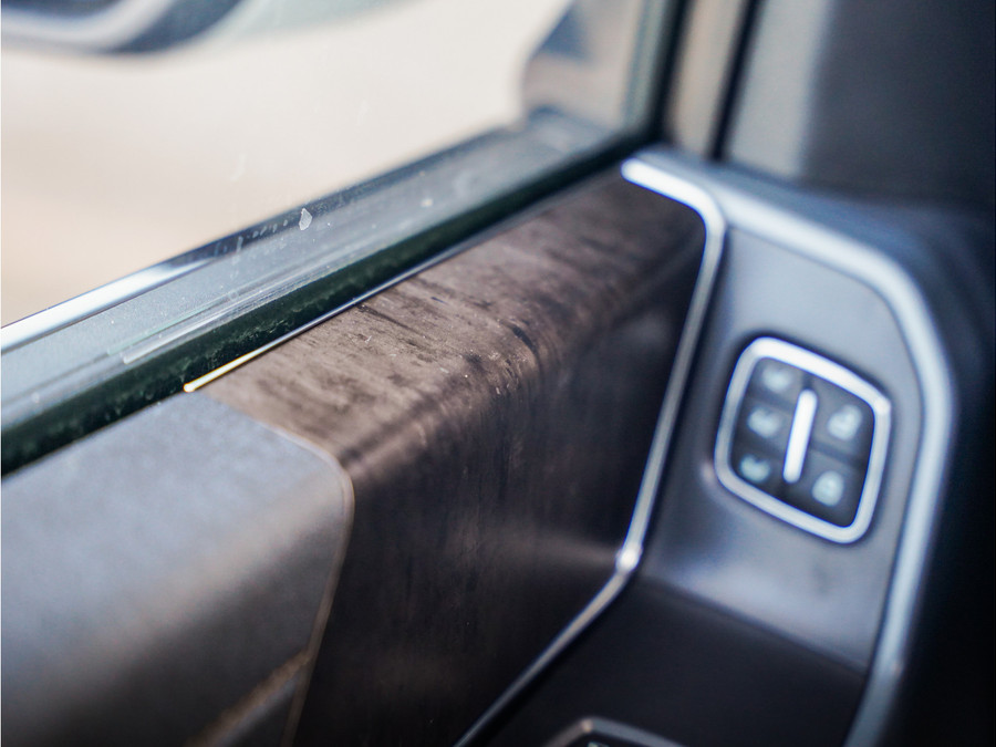 Ford F-150 Lightning Lariat Standard Range