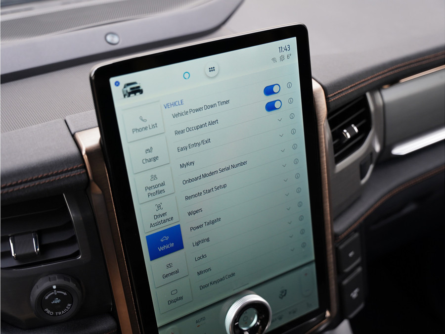 Ford F-150 Lightning Lariat Standard Range