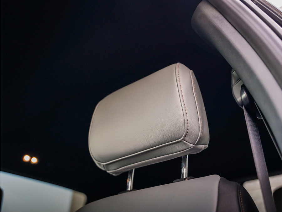 Ford F-150 Lightning Lariat Standard Range