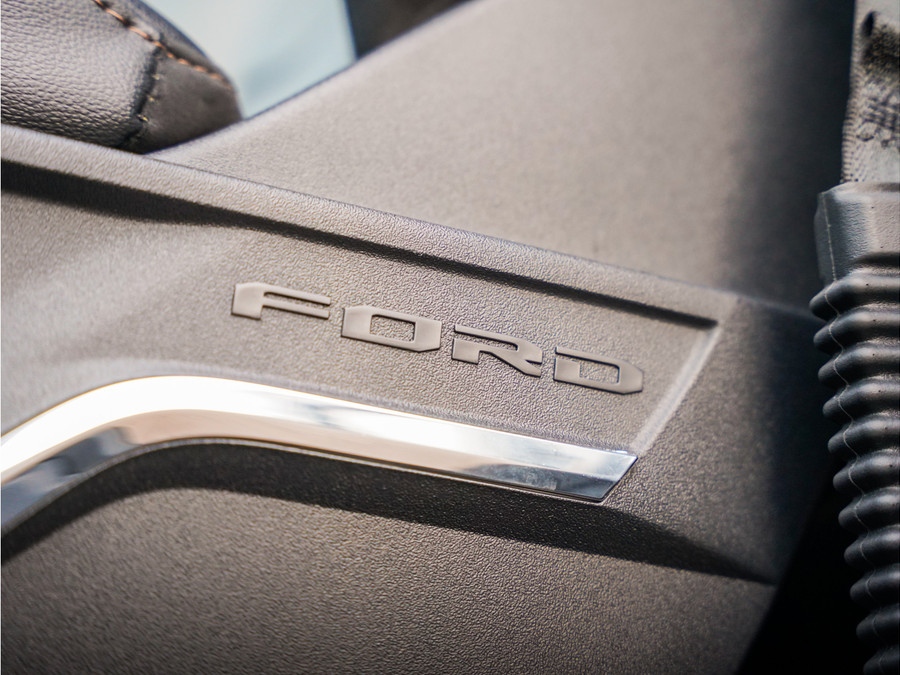 Ford F-150 Lightning Lariat Standard Range