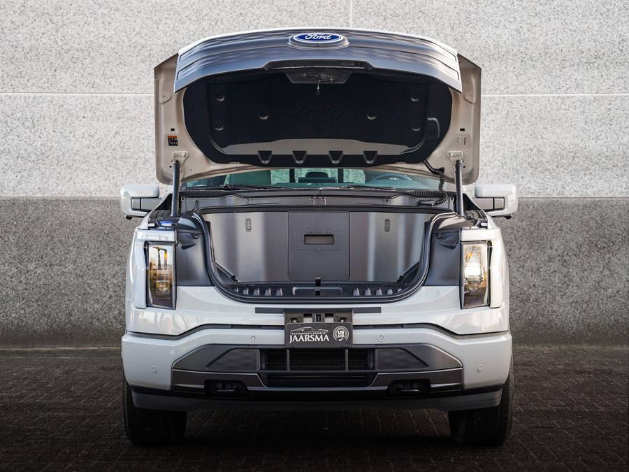 Ford F-150 Lightning Lariat Standard Range