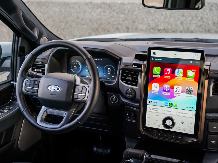 Ford F-150 Lightning Lariat Standard Range