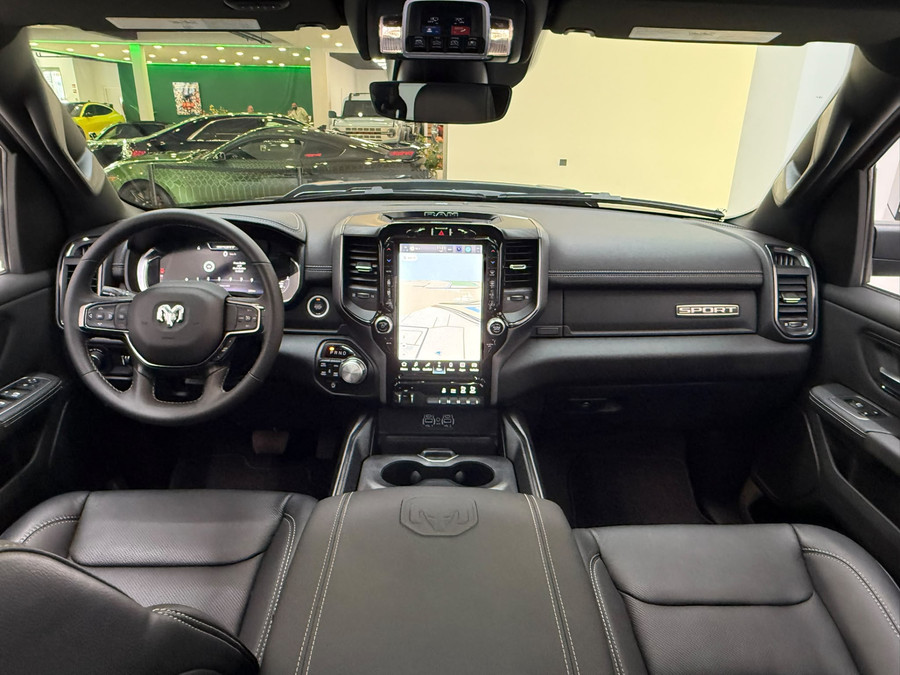 RAM 1500 5.7 V8 4x4 Crew Cab Sport