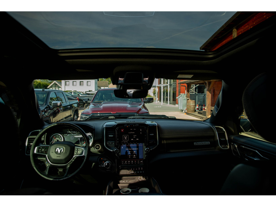 Dodge RAM 1500 5.7 V8 4x4 Crew Cab Laramie