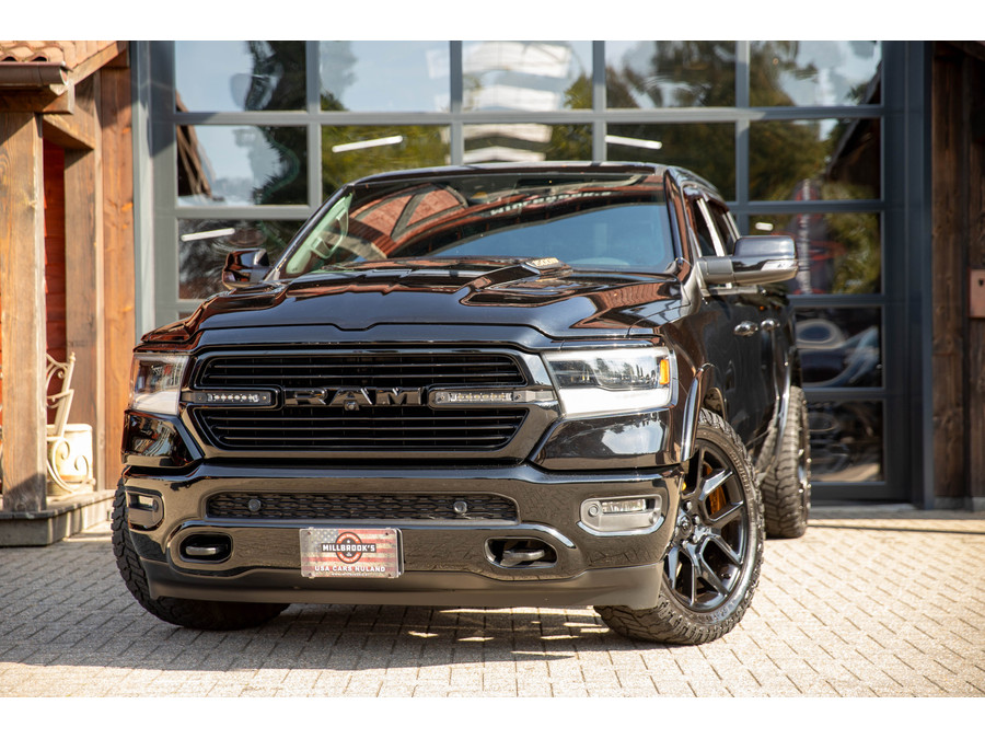 Dodge RAM 1500 5.7 V8 4x4 Crew Cab Laramie
