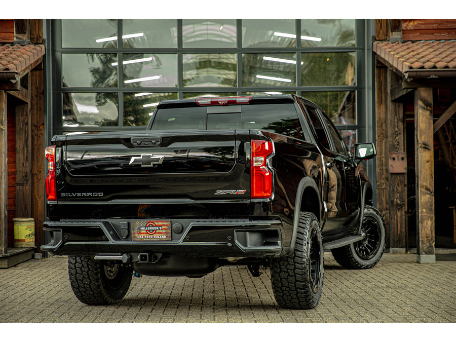 Chevrolet Silverado ZR2 6.2 V8