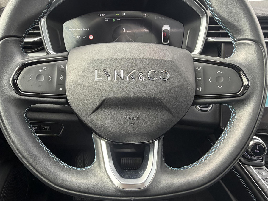 Lynk & Co 01 1.5/Pano/NaviCamera/BlackStyle