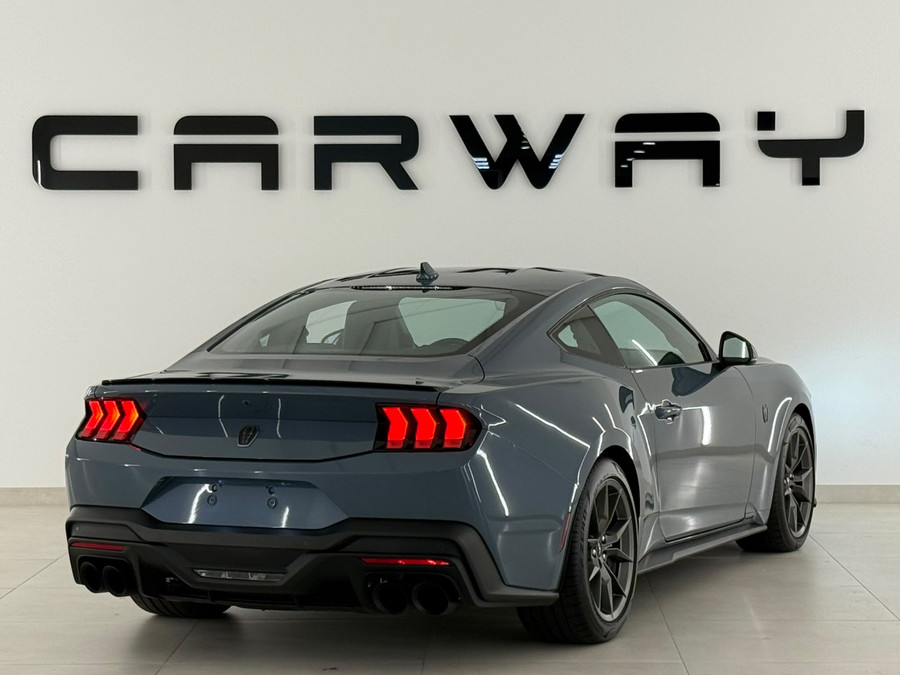 Ford Mustang GT 5.0 V8 Dark Horse