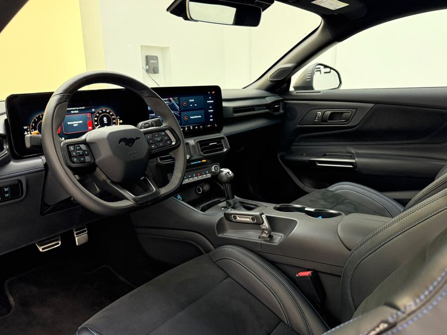 Ford Mustang GT 5.0 V8 Dark Horse