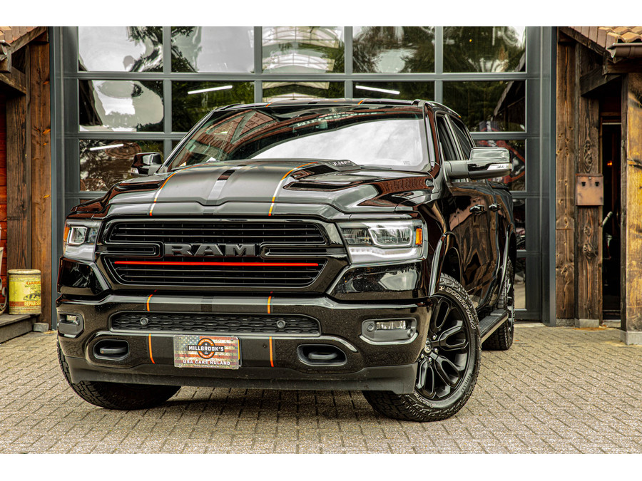 RAM Dodge Ram 1500 laramie V8