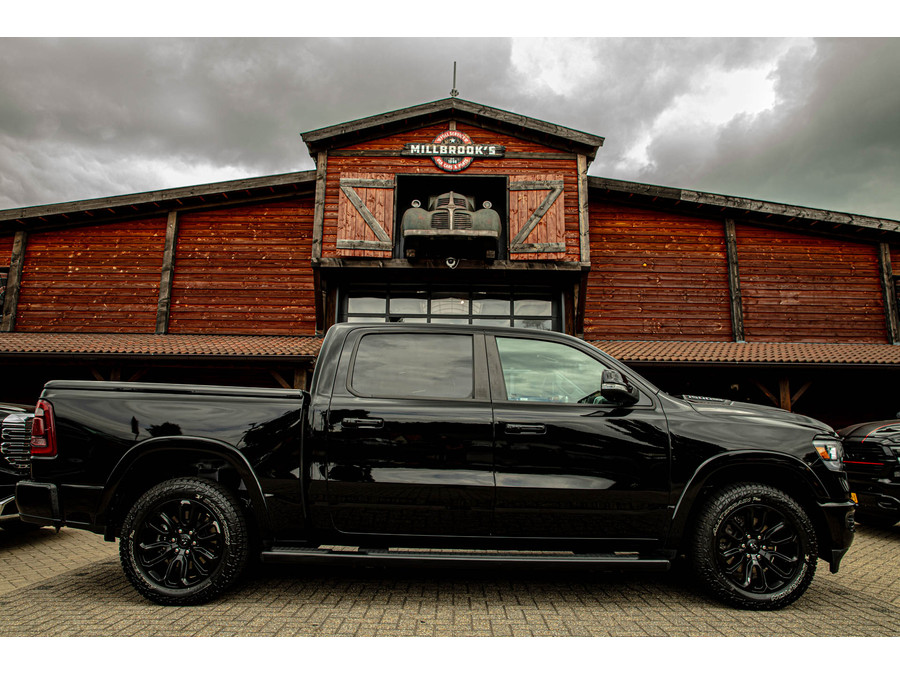RAM Dodge Ram 1500 laramie V8