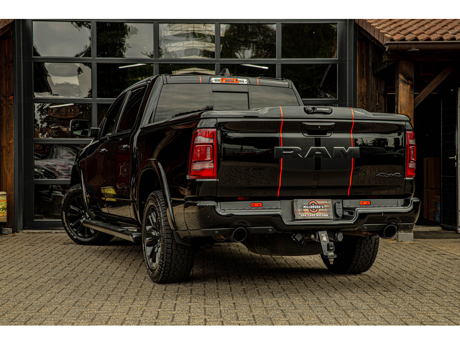 RAM Dodge Ram 1500 laramie V8