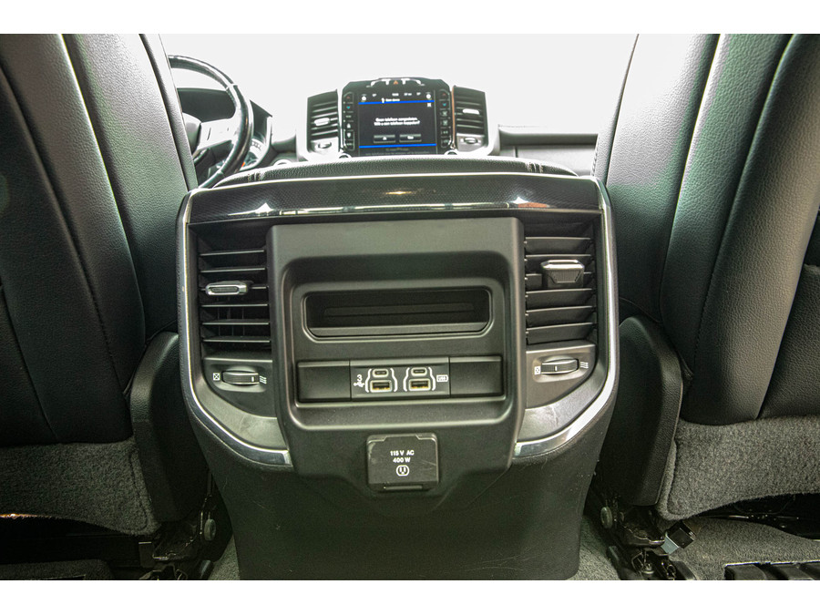 RAM Dodge Ram 1500 laramie V8