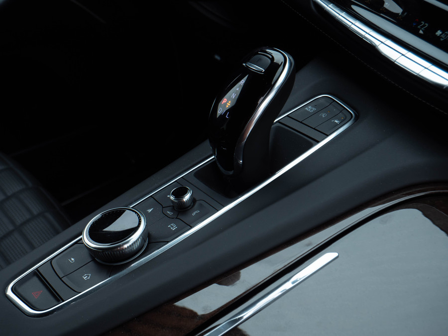 Cadillac Escalade 6.2 V8 | Sport |