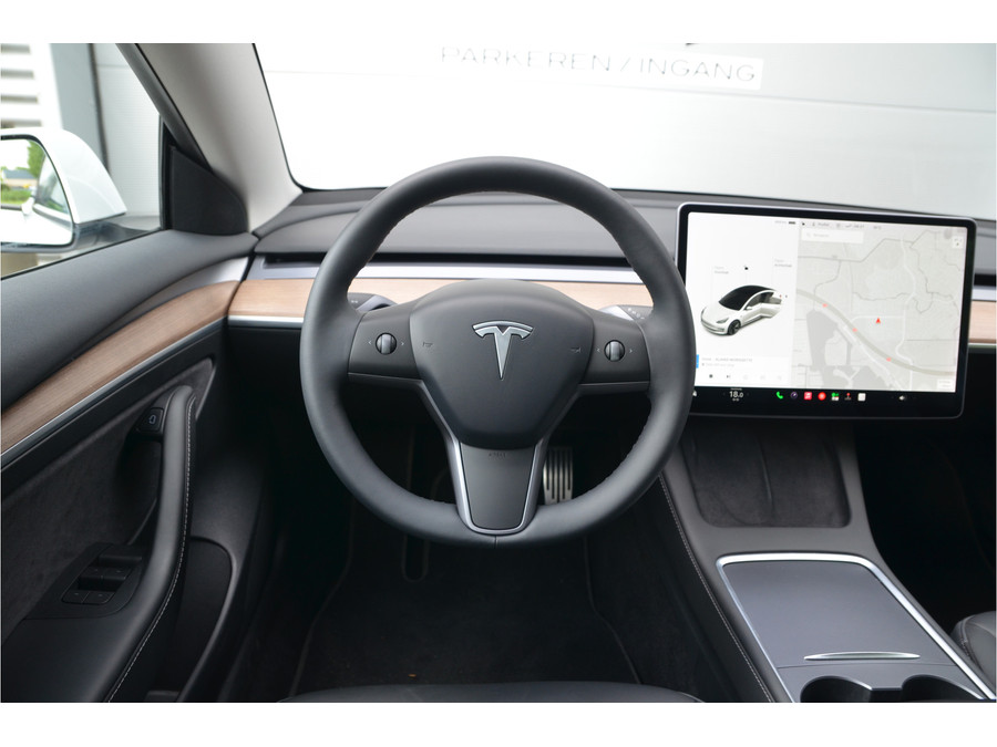 Tesla Model 3 Standard RWD Plus 60 kWh