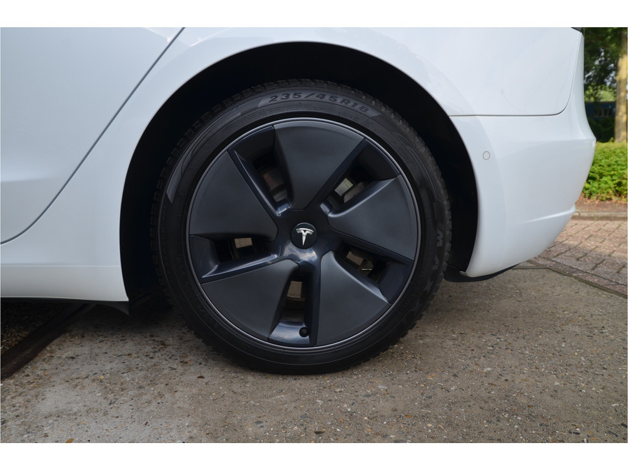 Tesla Model 3 Standard RWD Plus 60 kWh