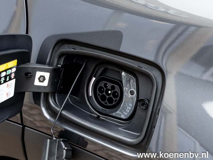 Jeep Renegade 4XE 240pk Auto PHEV North Star PANO / CLIMA / ADAPT. CRUISE