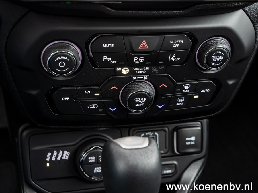 Jeep Renegade 4XE 240pk Auto PHEV North Star PANO / CLIMA / ADAPT. CRUISE