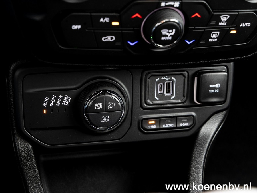 Jeep Renegade 4XE 240pk Auto PHEV North Star PANO / CLIMA / ADAPT. CRUISE