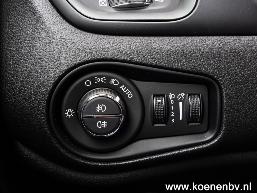 Jeep Renegade 4XE 240pk Auto PHEV North Star PANO / CLIMA / ADAPT. CRUISE