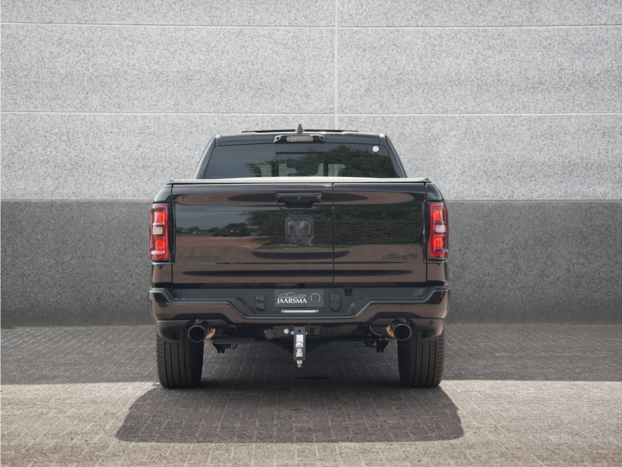 Dodge RAM 1500 Laramie Night SST Hurricane 426pk